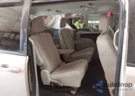 2013 Dodge Grand Caravan Sxt z USA, uszkodzony, nr VIN 2C4RDGCG8DR800490